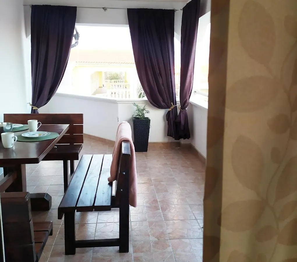Rosa Soldatica Hotel Vir Guest house